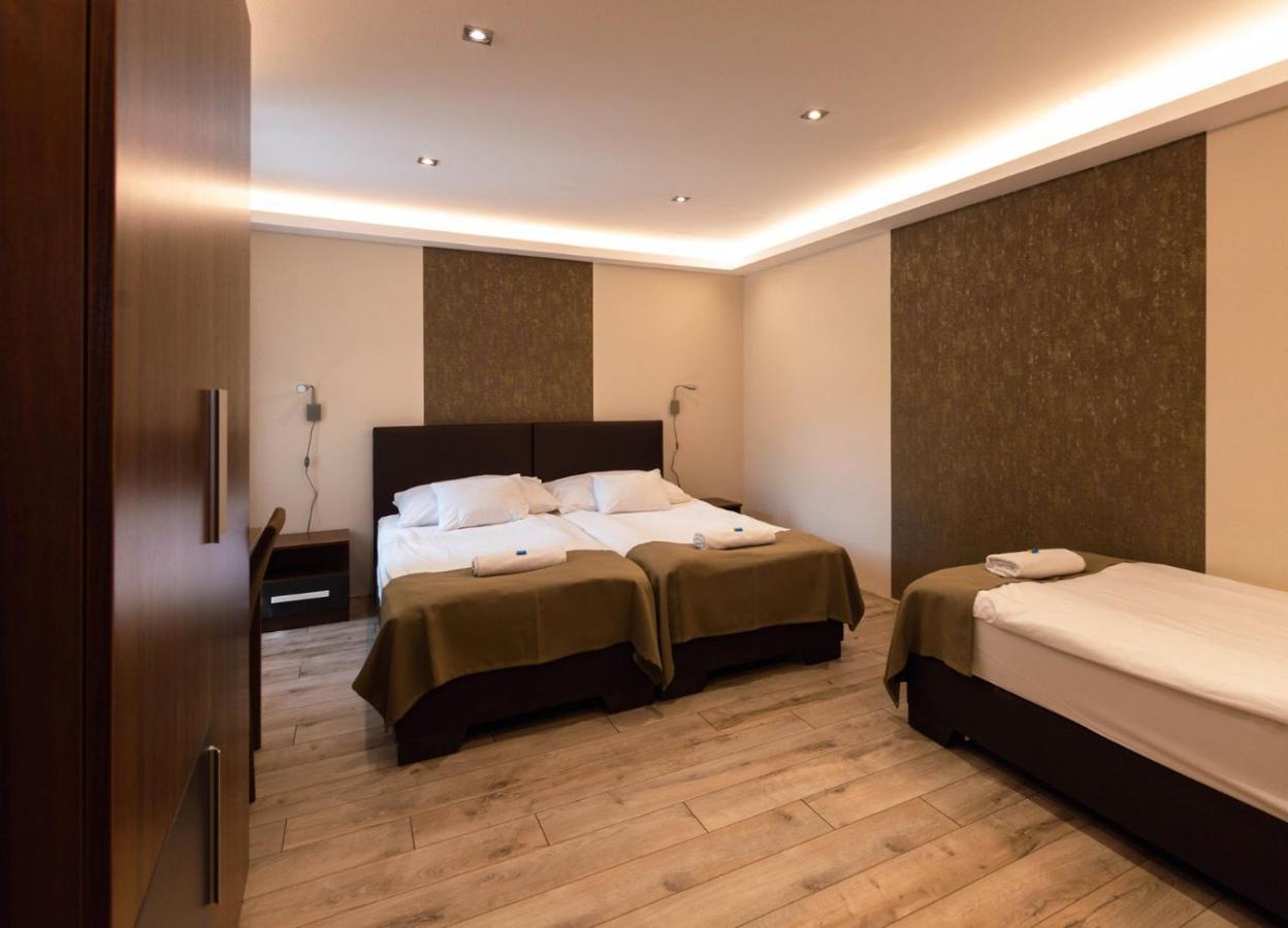 Ven Diofa De Lux Panzio Bed & Breakfast Szeged Eksteriør bilde