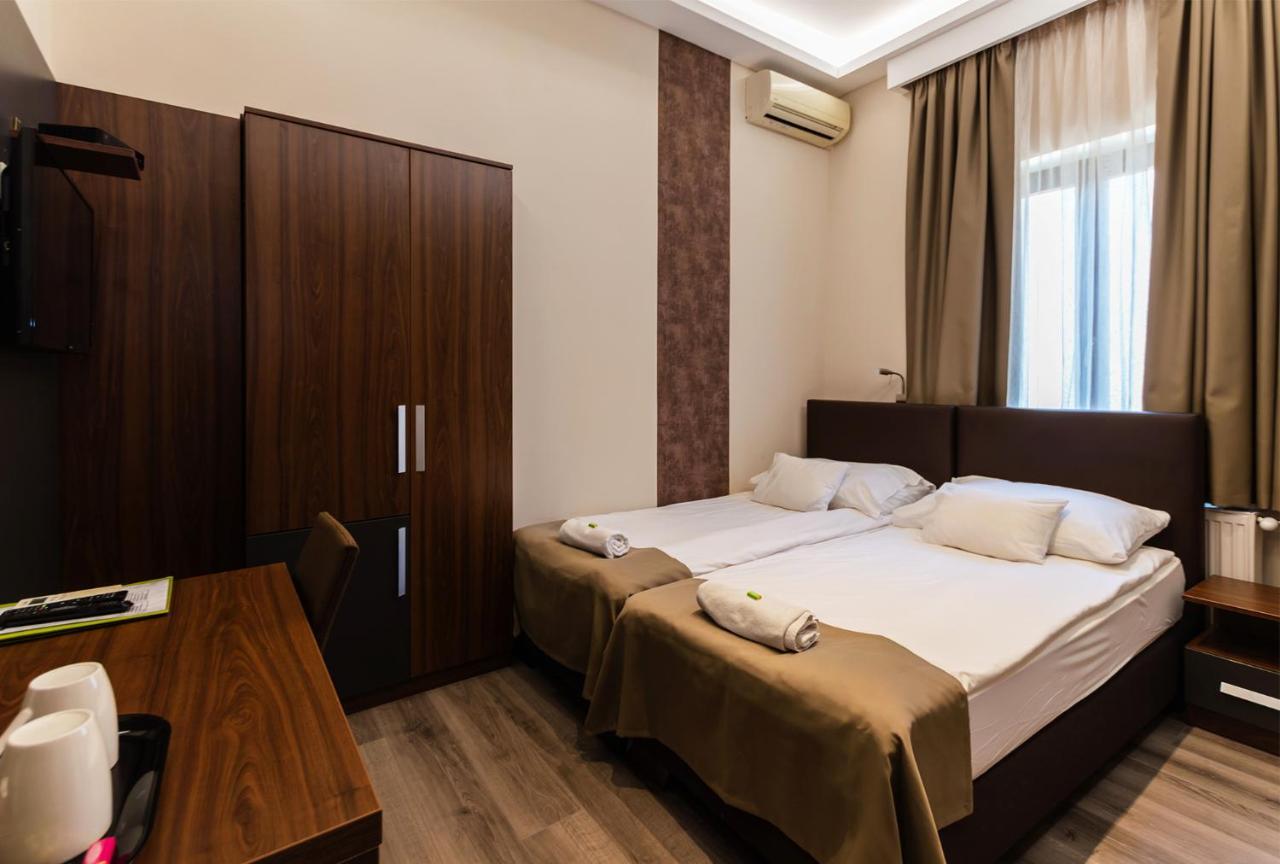Ven Diofa De Lux Panzio Bed & Breakfast Szeged Eksteriør bilde
