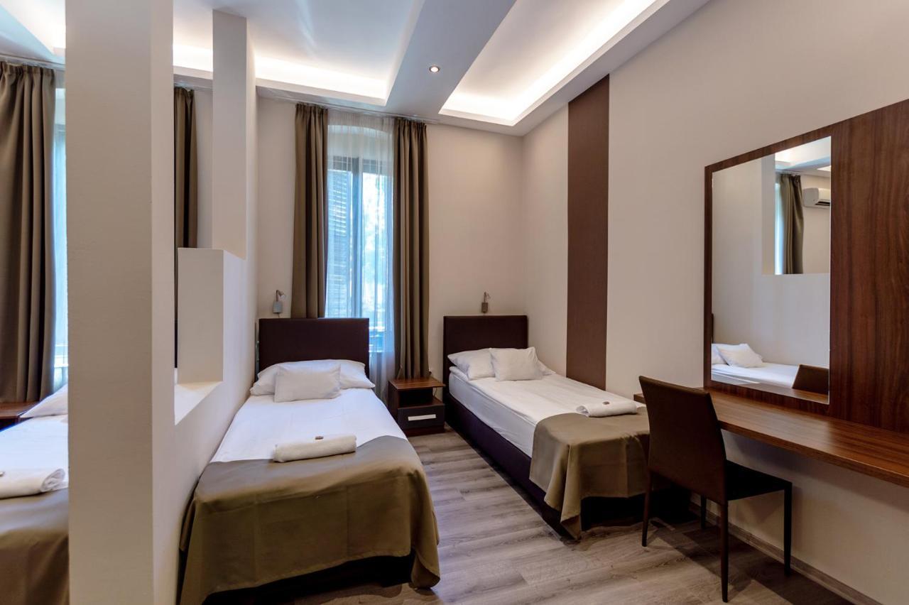 Ven Diofa De Lux Panzio Bed & Breakfast Szeged Eksteriør bilde