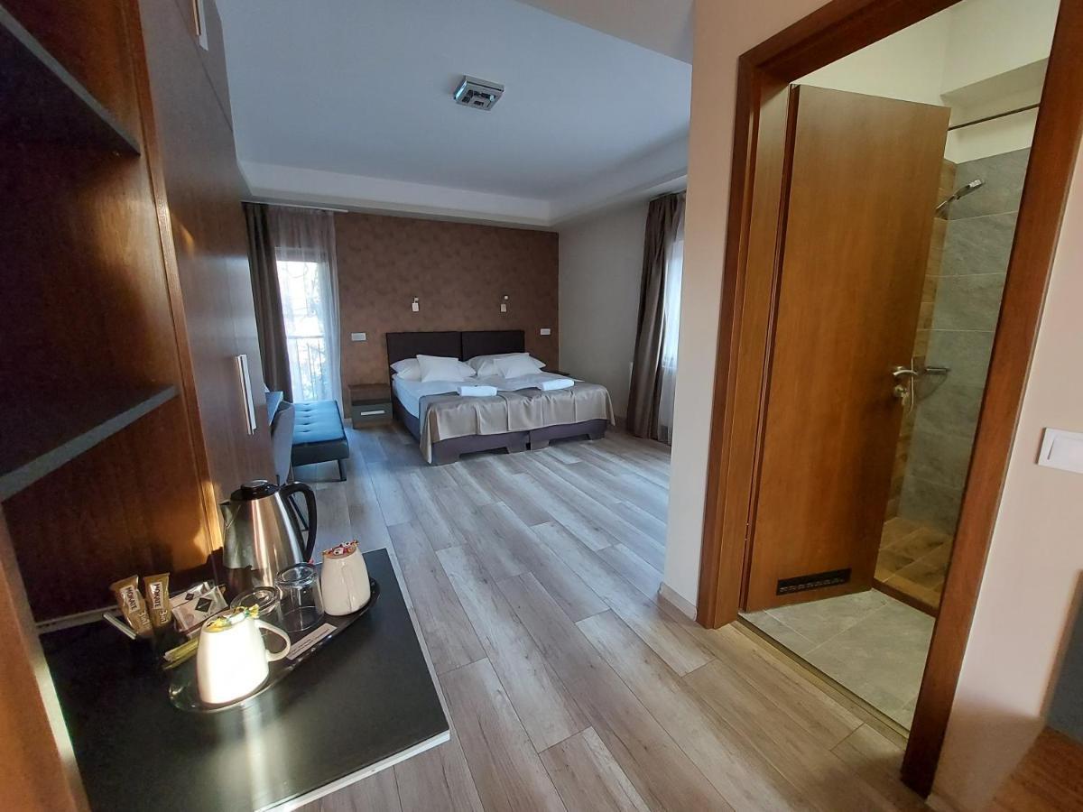 Ven Diofa De Lux Panzio Bed & Breakfast Szeged Eksteriør bilde