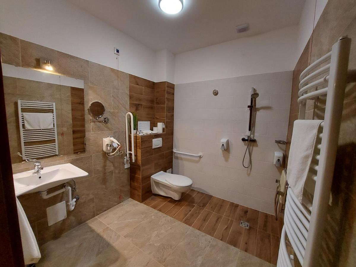 Ven Diofa De Lux Panzio Bed & Breakfast Szeged Eksteriør bilde