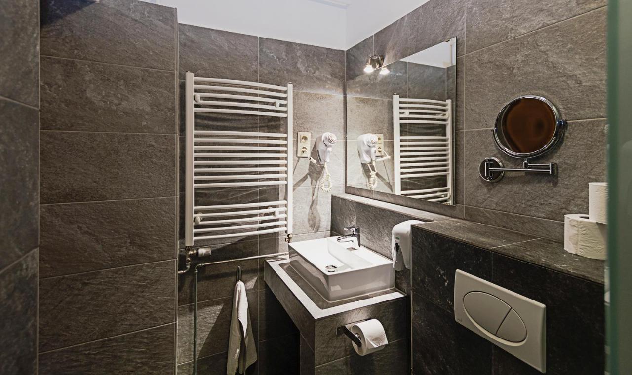 Ven Diofa De Lux Panzio Bed & Breakfast Szeged Eksteriør bilde