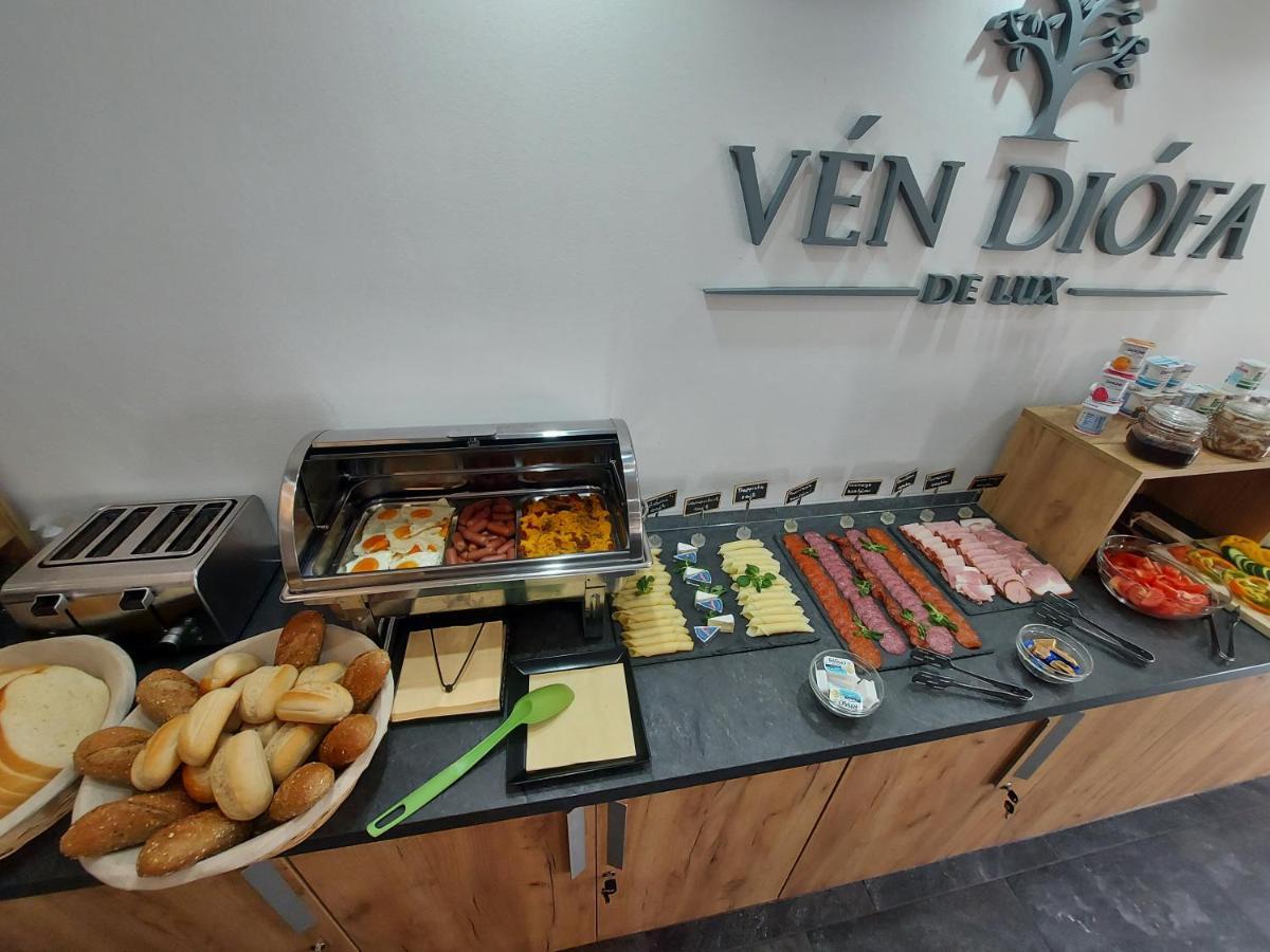 Ven Diofa De Lux Panzio Bed & Breakfast Szeged Eksteriør bilde