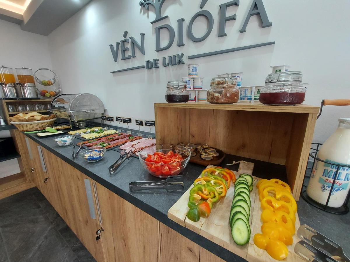 Ven Diofa De Lux Panzio Bed & Breakfast Szeged Eksteriør bilde