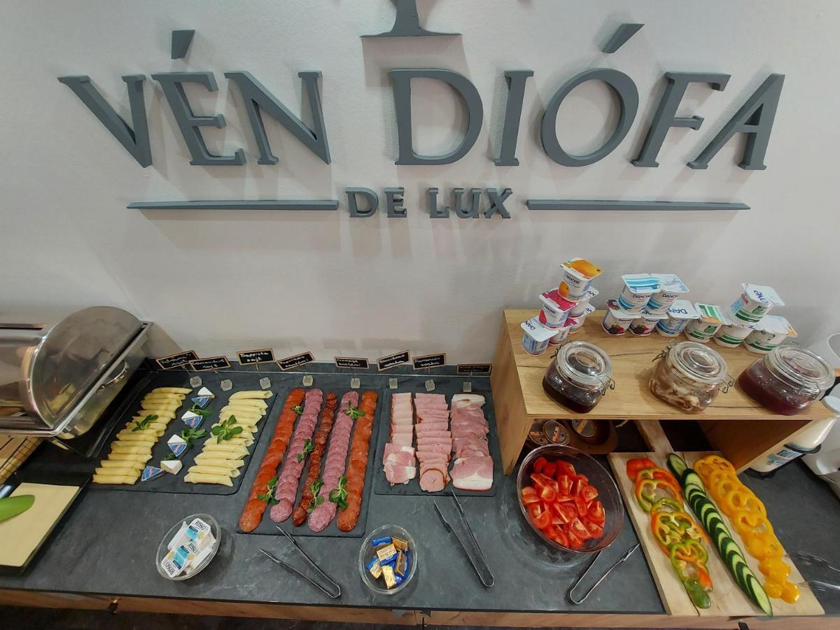 Ven Diofa De Lux Panzio Bed & Breakfast Szeged Eksteriør bilde