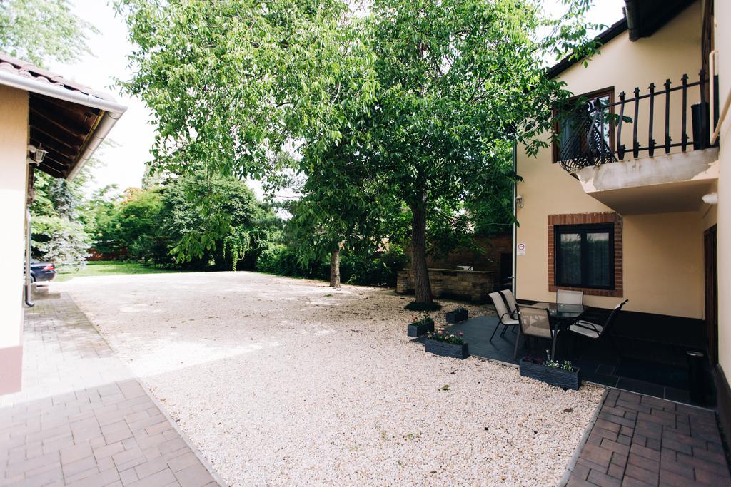 Ven Diofa De Lux Panzio Bed & Breakfast Szeged Eksteriør bilde